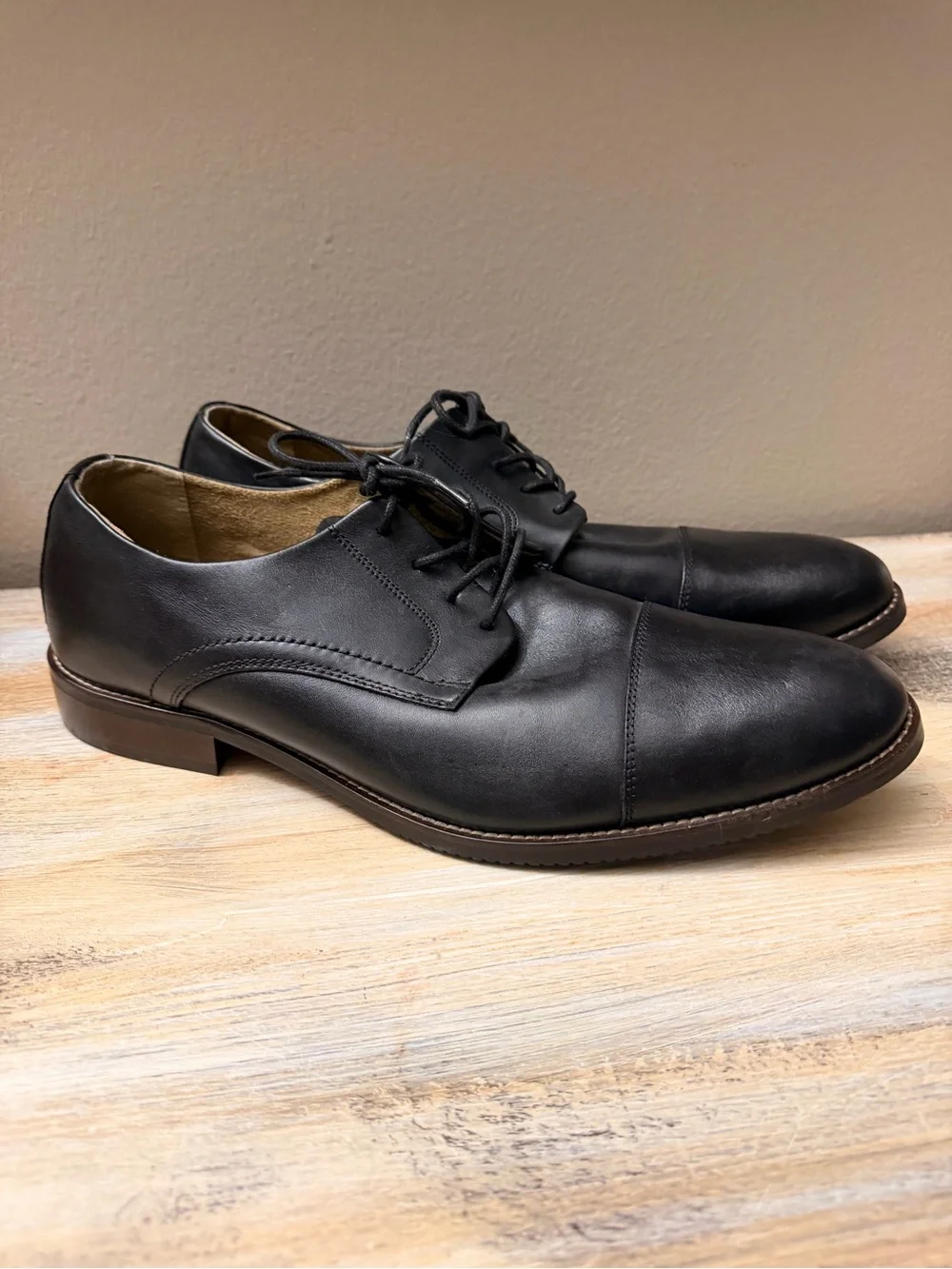 Stafford Black Leather Cap-Toe Derby Dress Shoes